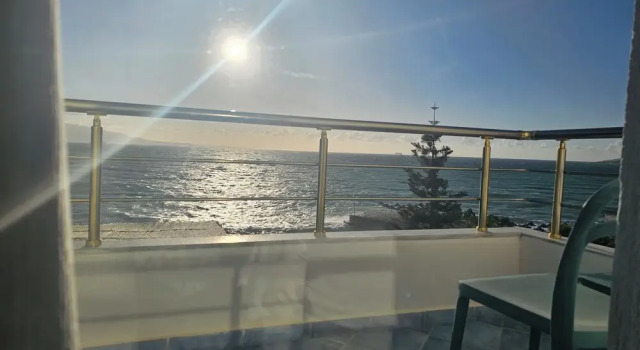 Апартаменты 1bed Beachfront With Seaview Balcony - 5mintobeach