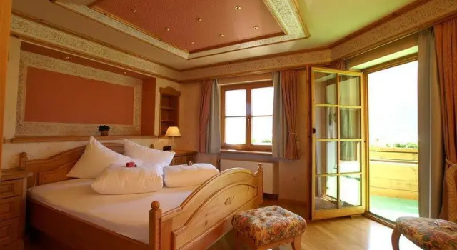 Der Kleinwalsertaler Rosenhof, Book Hotel Mittelberg Kleinwalsertal