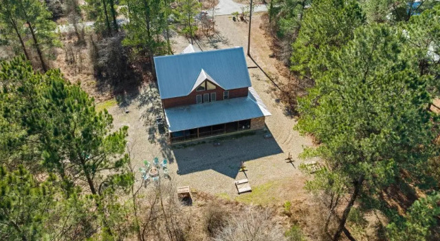 Коттедж с 4 комнатами Blossom Belle Lodge Luxury cabin 4 Bedroom, 3.5 Bath sleeps 11