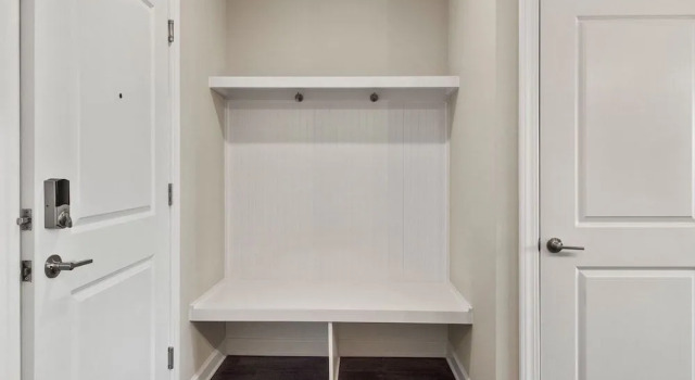 Kasa Charlotte FreeMoreWest, Брондау Қонақ үй Шарлотт Солтүстік Каролина