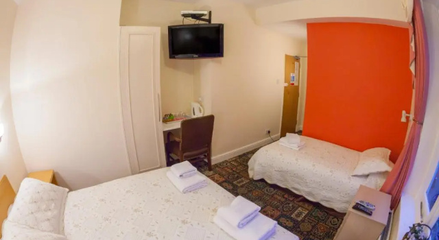 Трёхместный номер Standard Gatwick Turret Guest House