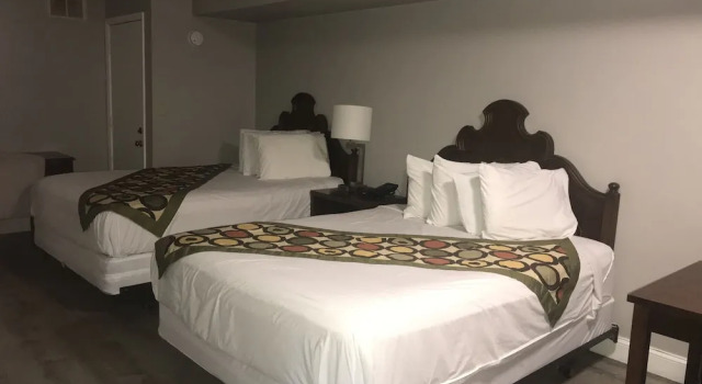 Четырёхместный люкс Deluxe Alamar Resort Inn