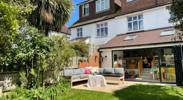 Коттедж Gorgeous seaside home - child & dog friendly