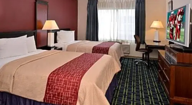 Четырёхместный номер Deluxe Red Roof Inn Arcata