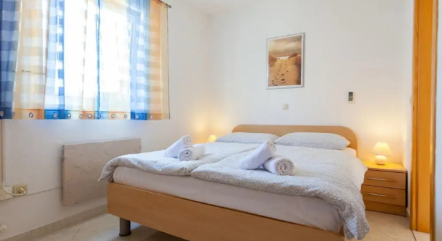 Modern Apartment With Roof Terrace Near the Beach, Rezerwuj Apartament Hotele w Kvarner Islands z parkingiem, Parking