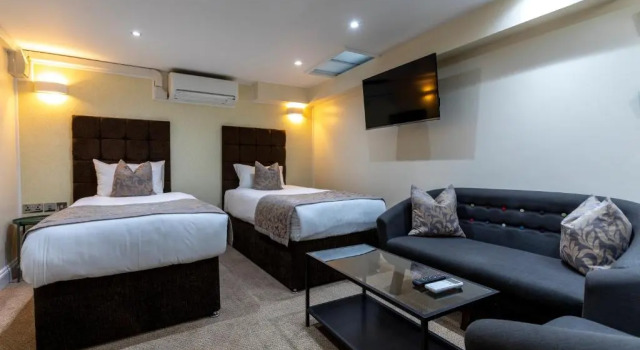 Четырёхместный номер Standard Отель Shepherds Bush London