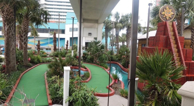 Landmark Resort 945, Забронировать Курортный отель Отели Южной Каролины с бассейном, Бассейн