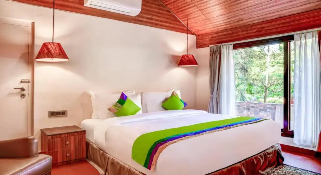 Номер Premium Treebo Premium Blue Mountain Resort with Swimming Pool