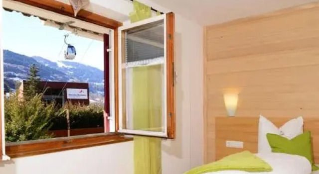 Gästehaus Flöry, Book Hotel Hotels in Vorarlberg with Parking, Parking