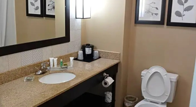 Люкс Spark by Hilton Spring Lake Fayetteville