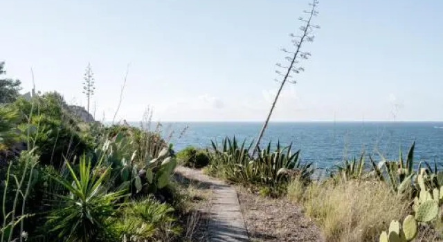 Seaside Villa Capo Zafferano, Book Villa Hotels in Sicily with Parking, Parking
