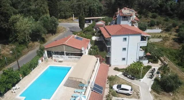 Apartment in Mpenitses With Shared Pool, Забронировать Апартаменты/квартира Отели периферии Ионических островов с парковкой, Парковка