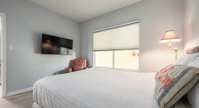 Sunshine & Whiskey Condo for 6 With Resort Amenities Near Grand Boulevard, Забронировать Курортный отель Мирамар-Бич Emerald Coast