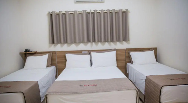 Четырёхместный семейный номер Standard Revitalle Hotel