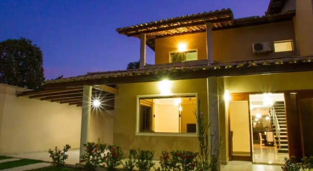 Casa na Praia de Mundaí com 4 quartos, piscina e área gourmet, Забронировать Дом для отпуска  