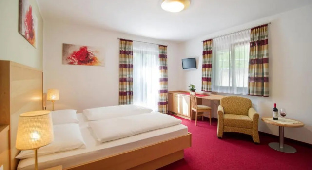Полулюкс Hotel Römerrast