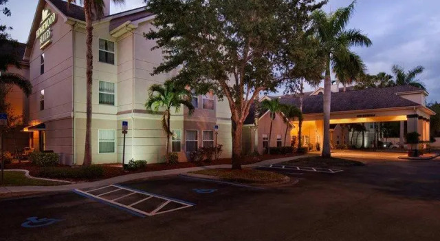 Четырёхместный номер Standard Homewood Suites by Hilton Fort Myers