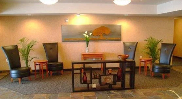 Oak Tree Inn Livonia West, Забронировать Отель Отели Луизиана с парковкой, Парковка