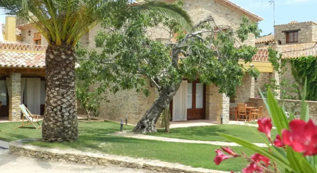 Casa Rural Can Ginesta, Book Hotel Sant Feliu de Boada Baix Empordà