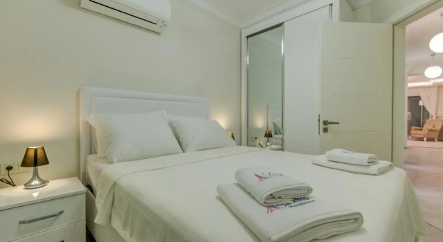 Paris Residence Cesme, Забронировать Отель Отели Чешме с бассейном, рядом с Cesme Bus Terminal, Бассейн