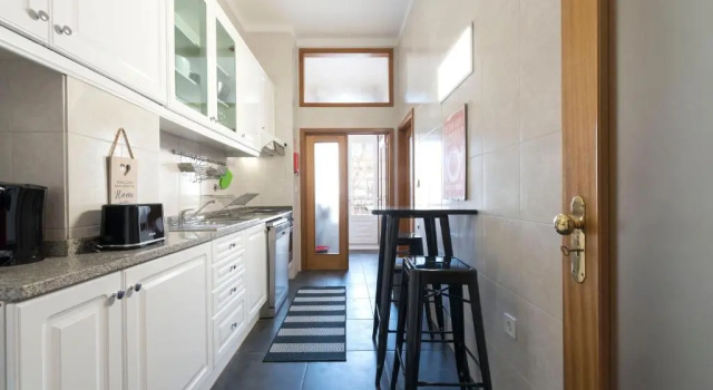 Апартаменты LovelyStay - The Porto Getaway Duplex - Free Parking