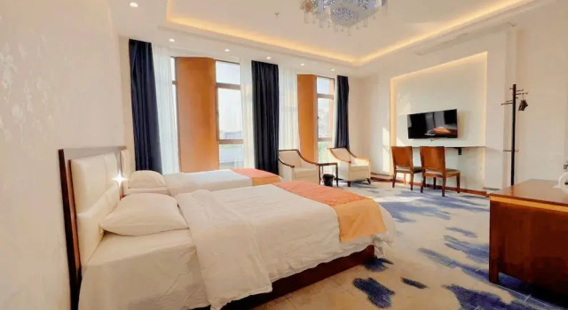 Семейный люкс с видом на внутренний двор Shanghai Taizhuo Hotel
