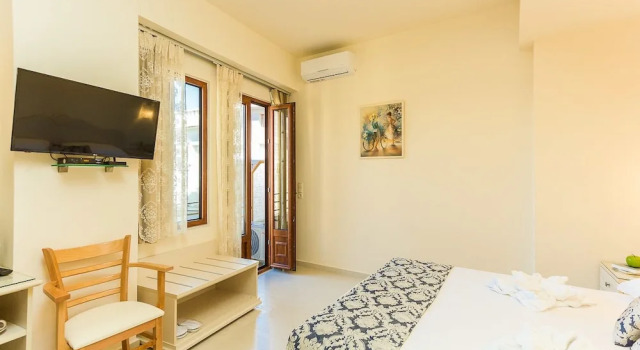 Полулюкс с балконом и с видом на город Polyxenia Suites