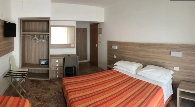 Двухместный номер Economy Hotel Lotus