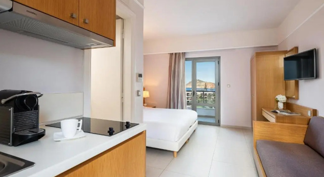 Апартаменты Superior c 1 комнатой Porto Platanias Village Resort