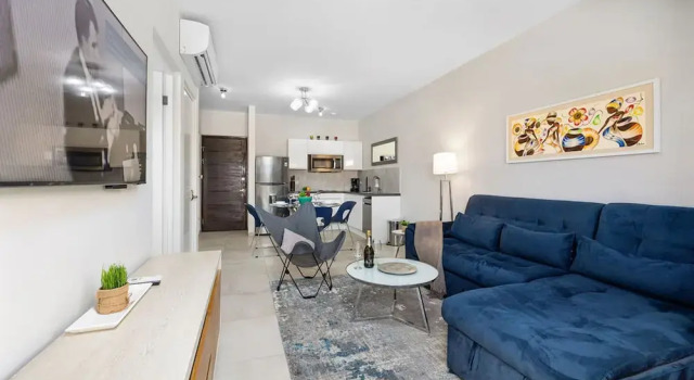 NEW Modern 1BR 1BA Gold Coast Pool GYM Tennis, Varaa Hotelli Noord Aruba