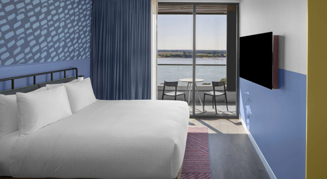 Люкс с балконом и с видом на реку Caption By Hyatt Beale Street Memphis