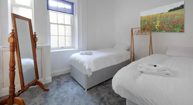 Апартаменты Montague House Apartments
