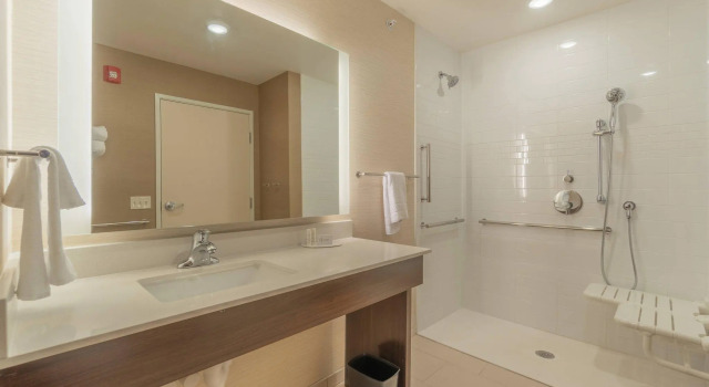 Четырёхместный номер Standard Fairfield Inn & Suites by Marriott Gaylord