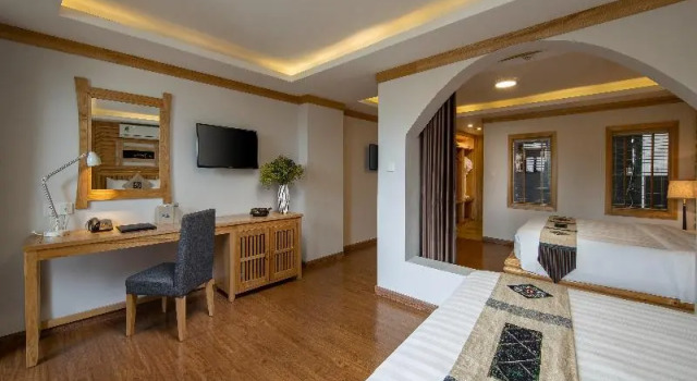 Четырёхместный семейный номер Standard с балконом Sapa Highland Resort & Spa