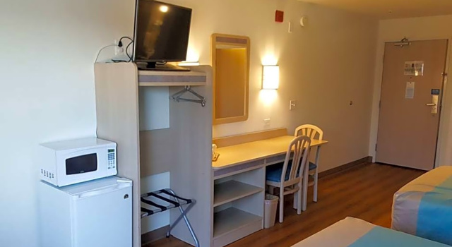Четырёхместный люкс Motel 6-Las Cruces, NM - Telshor