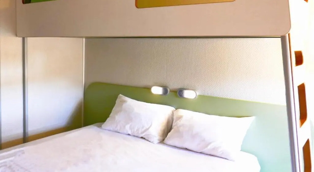 Трёхместный номер Standard Hotel ibis Budget Laval