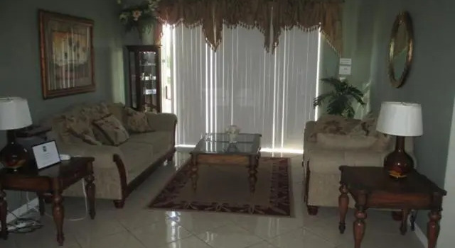 Коттедж с 5 комнатами Sunsplash Vacation Homes