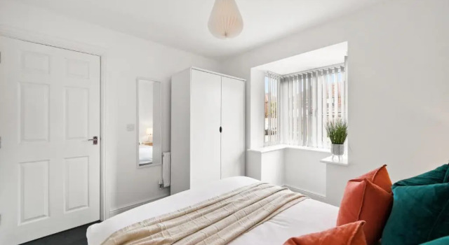 1 Sarah House by Truestays - 2 Bedroom Apartment - FREE Wifi & Parking, Varaa Huoneisto Asunnot kohteessa Merseyside, Huoneisto