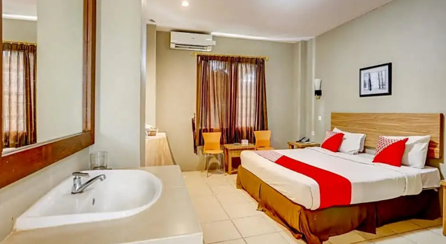 Номер Deluxe OYO 90027 Ulin Guesthouse