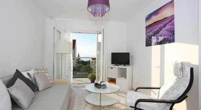 Апартаменты c 1 комнатой с балконом и с видом на море Apartments Melin