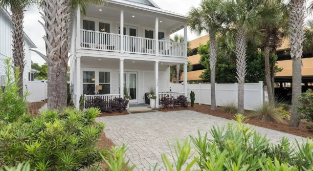 Pool, Patio & Outdoor Dining + Walk to Shore, Pier Park Sanctuary on Sands