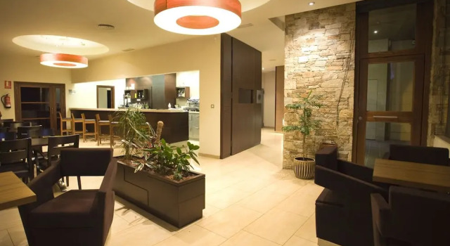 Hotel Mar de Plata, Забронировать Отель Саррия Lugo Province, рядом с Церковь Сантьяго-де-Барбадело