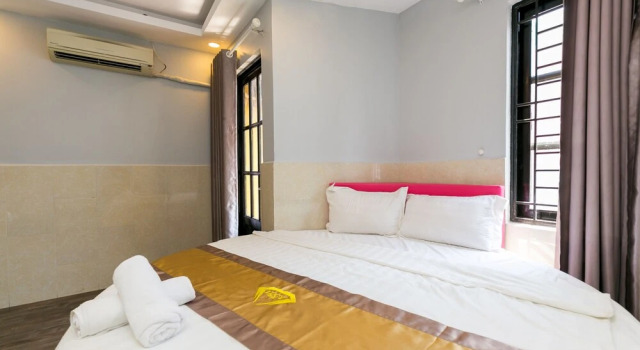 Oyo 986 Lucy Hotel, Забронировать Отель Отели Района 10 с парковкой, Парковка