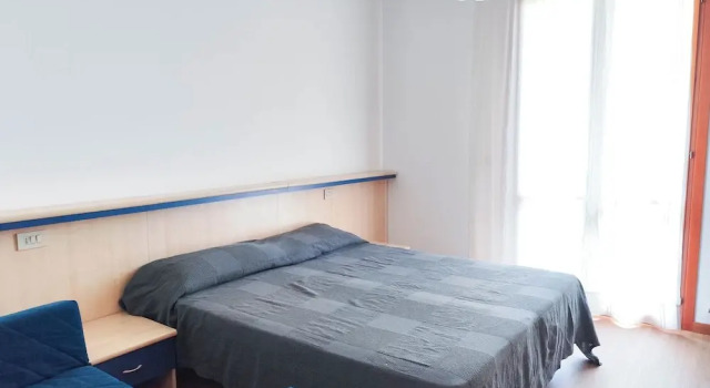 Apartment With Pool Access