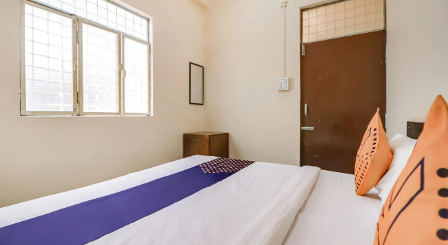 SPOT ON 76239 Hotel Golden, Забронировать Отель Отели Аллахабад 3 звезды, 3*