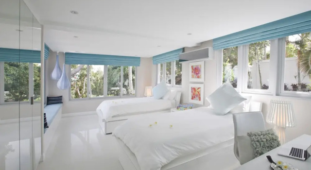 Villa Sarasuz is a 5 Star Luxury Villa Located on the Prestigious Bophut Hill, Забронировать Вилла Отели Южного Таиланда с парковкой, Парковка