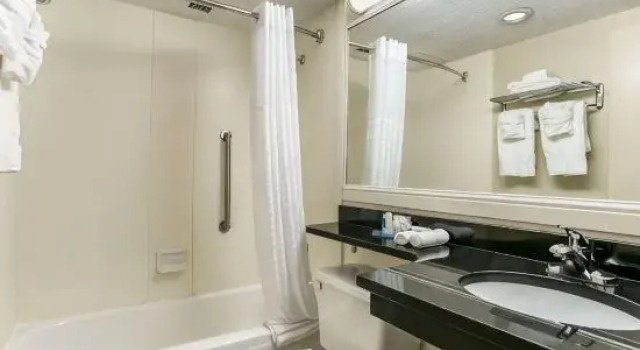 Люкс Clarion Hotel BWI Airport Arundel Mills