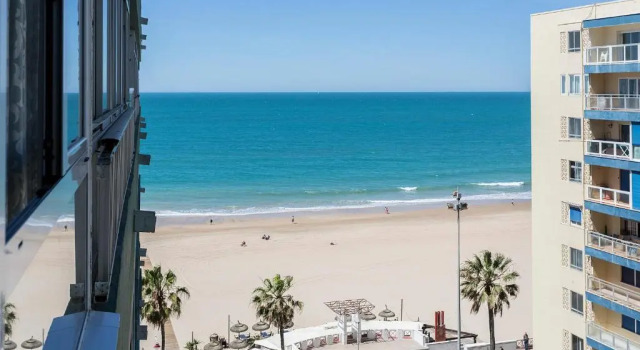 Playa Victoria Paseo Marítimo 3 Rooms, Забронировать Отель Кадис Коста-де-ла-Лус, рядом с Montenmedio Golf &amp; Country Club