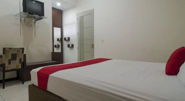 RedDoorz @ Rejosari, Rezervovat Hotel Hotely v Semarang s parkováním, poblíž Semarang Grand Mosque, Parkování
