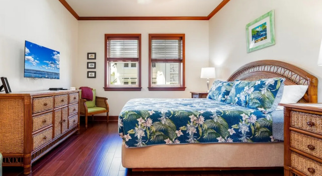 Kolea Circle #16e 2 Bedroom Condo by RedAwning